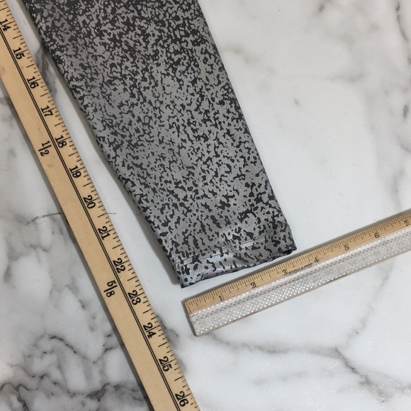 Beyond Yoga Gray Paint Splatter Leggings Tank Top Set Womens Small Gym Workout - Picture 14 of 16